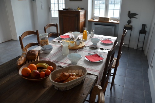 photo de la table du petit déjeuner